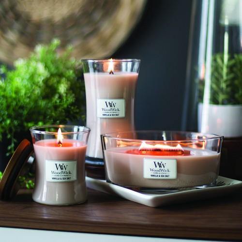 WoodWick Vanilla & Sea Salt Medium Candle - Yankee Candle & WoodWick