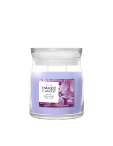 Yankee Candle Lilac Blossoms Medium Jar